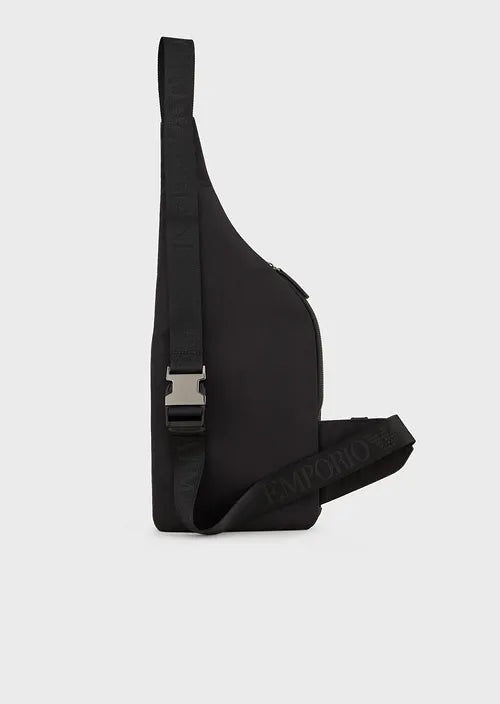 Emporio Armani Sac à dos à bretelle unique en cuir régénéré imprimé saffiano